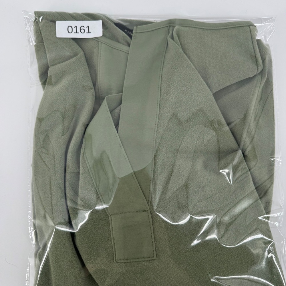 Banana Republic Split Neck Minimalist  Olive Green 3/4 Sleeve Top Large Office - Picture 10 of 10